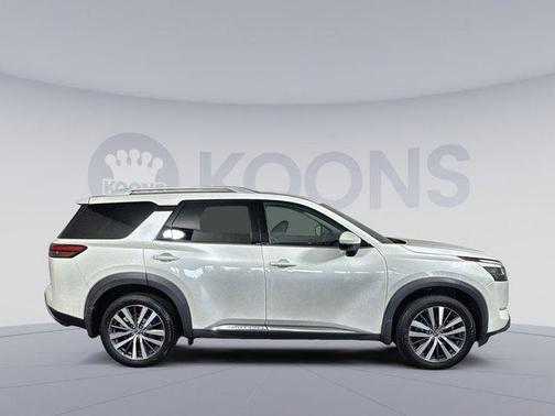 2022 Nissan Pathfinder Platinum 4WD