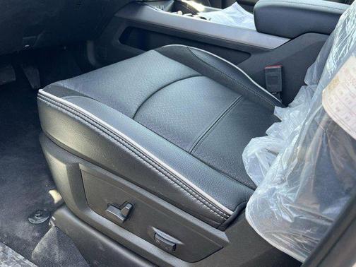 2025 RAM 2500 Laramie Crew Cab 4x4 6'4' Box