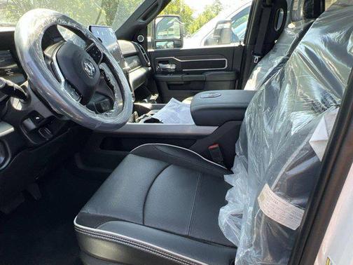 2025 RAM 2500 Laramie Crew Cab 4x4 6'4' Box