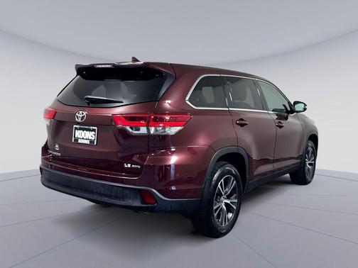 Ooh La La Rouge Mica 2019 Toyota Highlander LE Plus