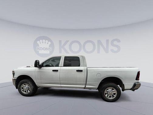 2026 RAM 2500 Tradesman Crew Cab 4x4 6'4' Box