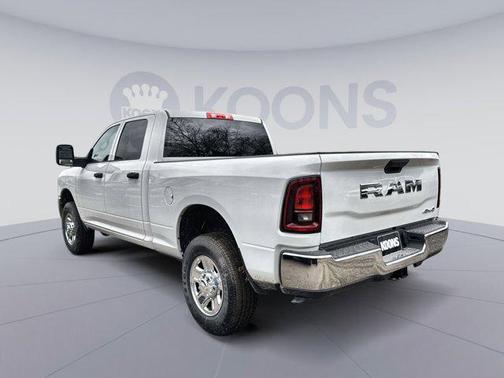 2026 RAM 2500 Tradesman Crew Cab 4x4 6'4' Box
