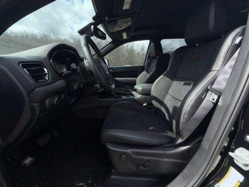 DB Black Clearcoat 2026 Dodge Durango GT Premium HEMI V8 AWD