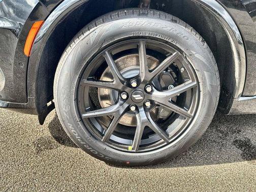 DB Black Clearcoat 2026 Dodge Durango GT Premium HEMI V8 AWD