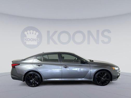 2022 Nissan Altima SR FWD