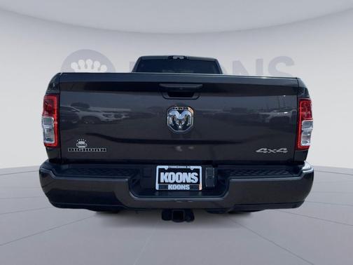 Granite Crystal Metallic Clearcoat 2022 RAM 3500 Big Horn Crew Cab 4x4 8' Box