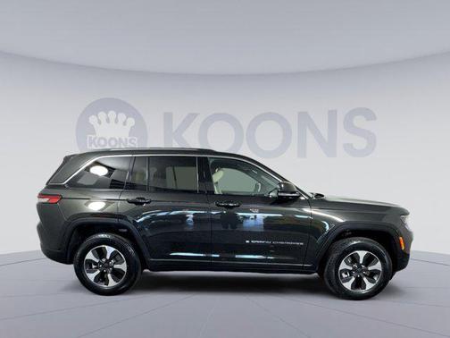 Rocky Mountain Pearlcoat 2023 Jeep Grand Cherokee 4xe Base