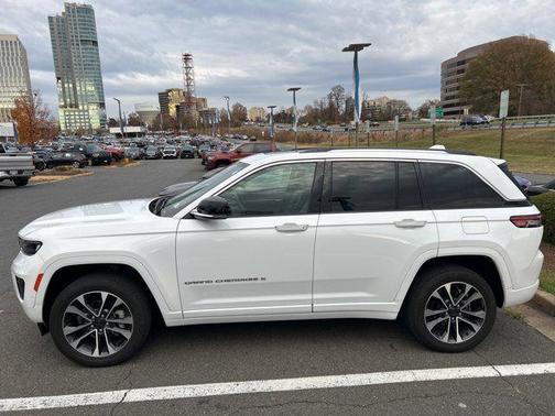 2022 Jeep Grand Cherokee Overland