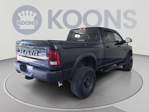 Brilliant Black Crystal Pearlcoat 2018 RAM 2500 Power Wagon