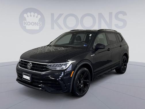 Deep Black Pearl 2023 Volkswagen Tiguan 2.0T SE R-Line Black 4MOTION