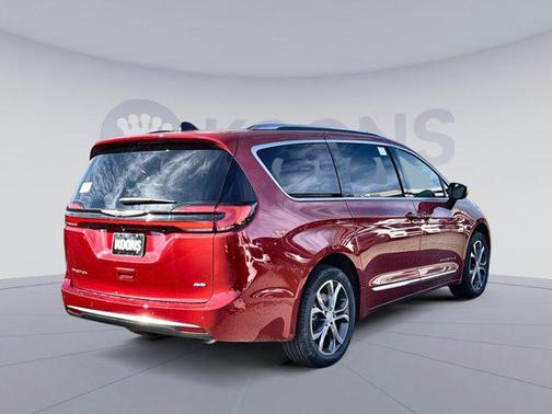 2026 Chrysler Pacifica L