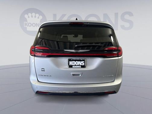 Silver Mist Clearcoat 2024 Chrysler Pacifica Limited