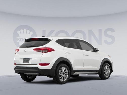 Dazzling White 2017 Hyundai TUCSON SE