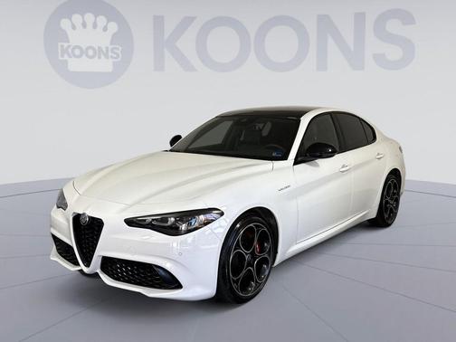 Milano White 2024 Alfa Romeo Giulia Veloce AWD