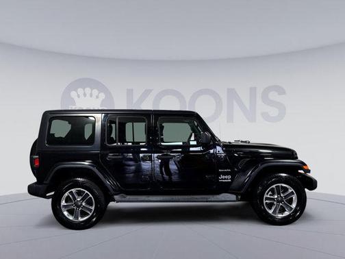 Black Clearcoat 2018 Jeep Wrangler Unlimited Sahara