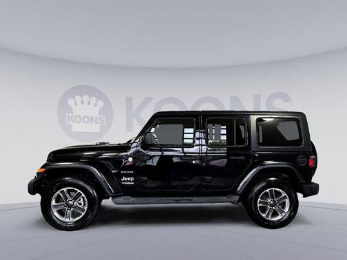 Black Clearcoat 2018 Jeep Wrangler Unlimited Sahara
