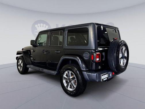 Black Clearcoat 2018 Jeep Wrangler Unlimited Sahara