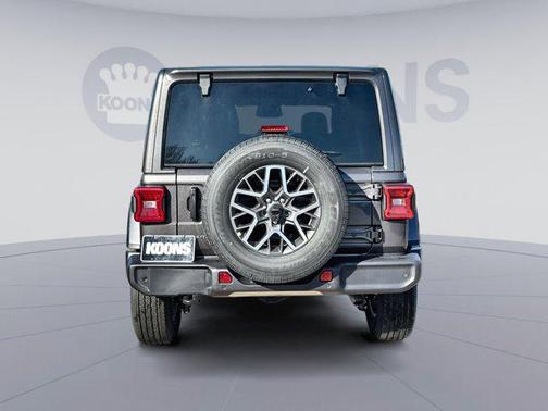 2026 Jeep Wrangler 4-Door Sahara 4x4