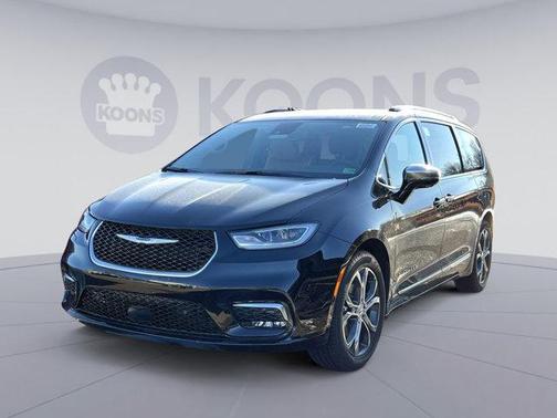 2025 Chrysler Pacifica L