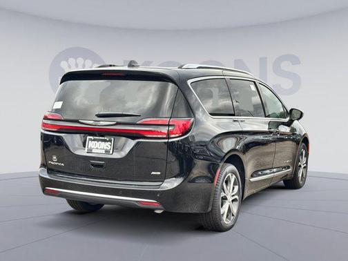 2026 Chrysler Pacifica L