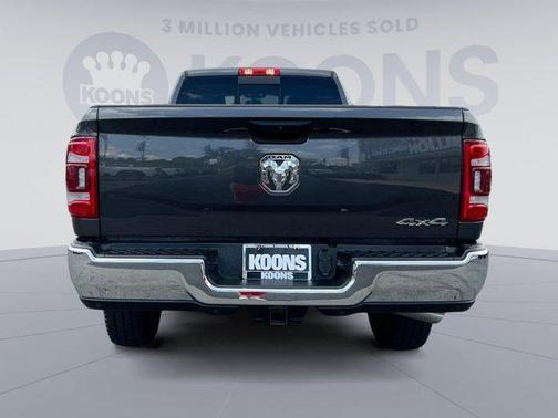 Photo 4 of 26 of 2020 RAM 3500 Tradesman