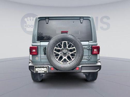 2026 Jeep Wrangler 4-Door Sahara 4x4