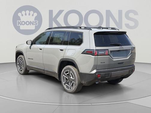 Sting-Gray Clearcoat 2026 Jeep Cherokee Laredo 4x4