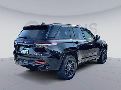 2025 Jeep Grand Cherokee Summit