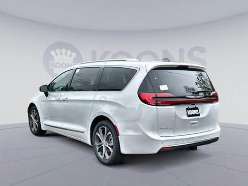 2026 Chrysler Pacifica L