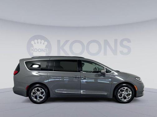 Ceramic Gray Clearcoat 2022 Chrysler Pacifica Limited