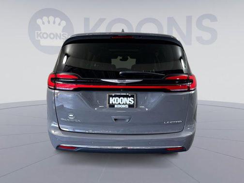 Ceramic Gray Clearcoat 2022 Chrysler Pacifica Limited