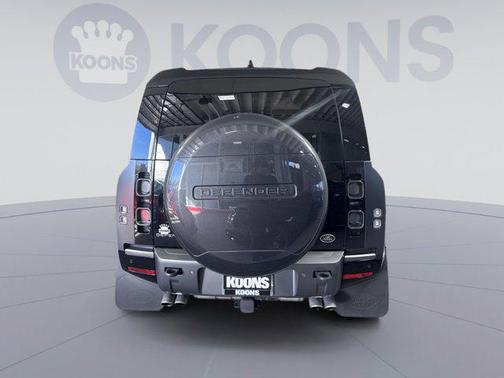 2022 Land Rover Defender V8