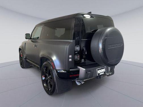 2022 Land Rover Defender V8