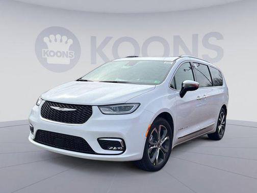 2025 Chrysler Pacifica L