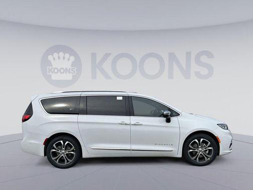 2025 Chrysler Pacifica L