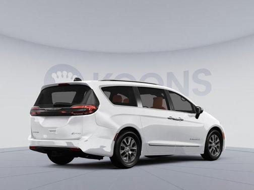 2025 Chrysler Pacifica L