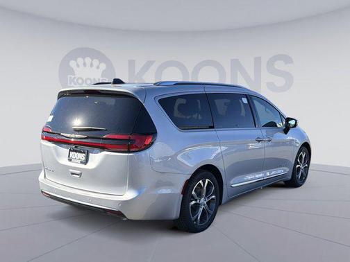 2026 Chrysler Pacifica L