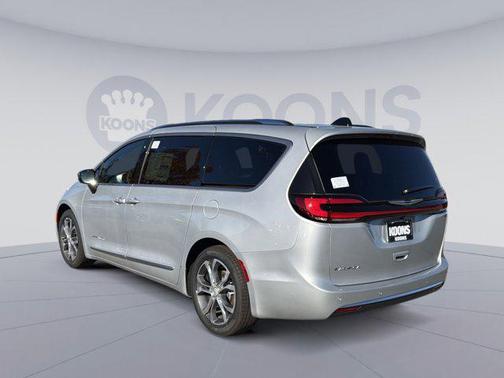 2026 Chrysler Pacifica L