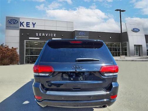 2021 Jeep Grand Cherokee LAREDO