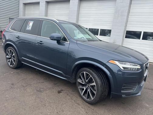 2020 Volvo XC90 T6 Momentum