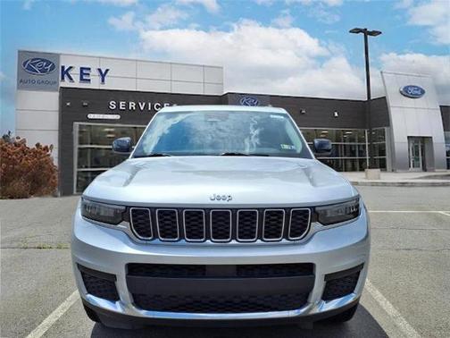 2023 Jeep Grand Cherokee LAREDO