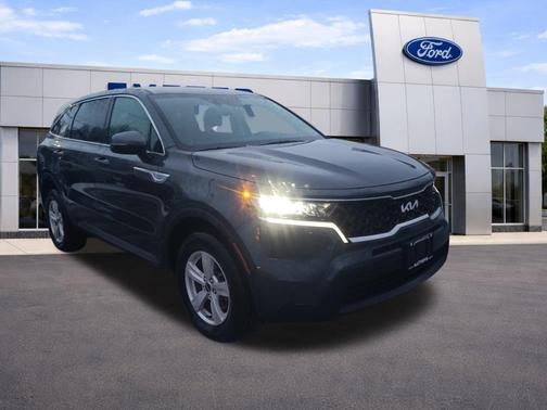 2022 Kia Sorento LX