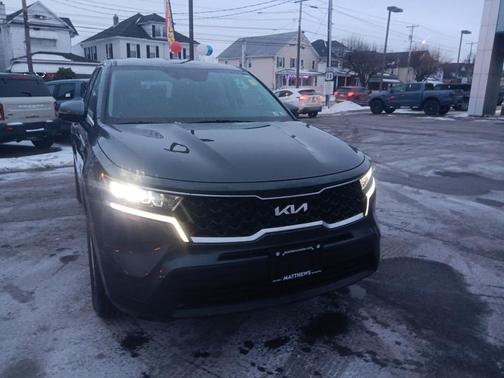 2022 Kia Sorento LX