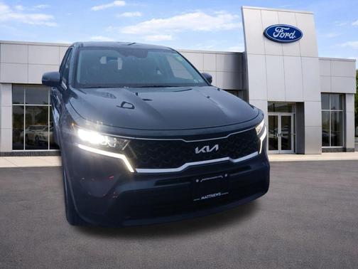 2022 Kia Sorento LX
