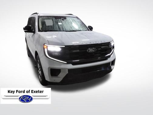 Space Silver Metallic 2025 Ford Expedition Active
