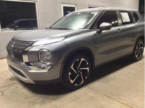 2023 Mitsubishi Outlander SE