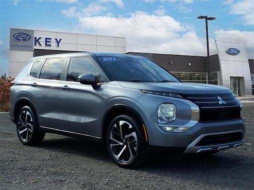 2023 Mitsubishi Outlander SE