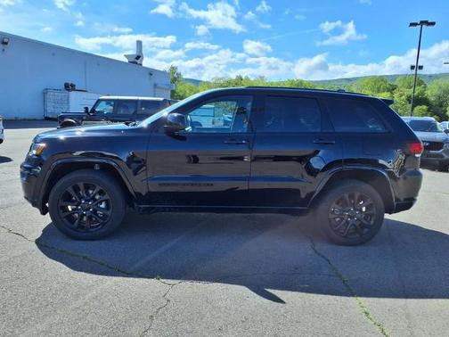 2021 Jeep Grand Cherokee LAREDO