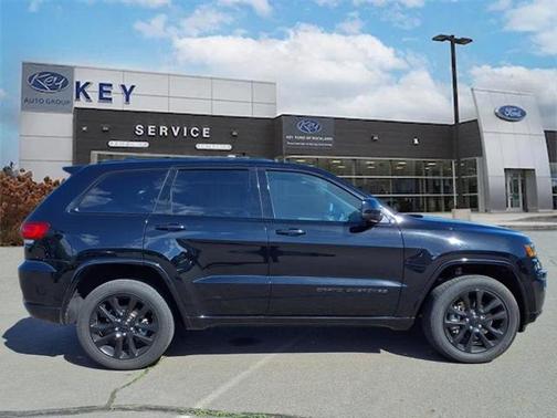 2021 Jeep Grand Cherokee LAREDO