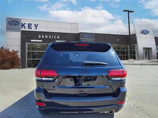 2021 Jeep Grand Cherokee LAREDO